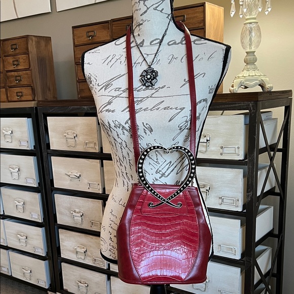 Red Embossed Leather Bucket Bag Metal Heart Handles Crossbody Handbag Purse - Picture 2 of 11